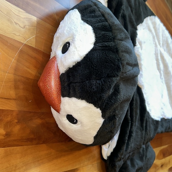 Penguin Sleeping bag soft velvet fabric with side zip for kids. - Picture 3 of 13